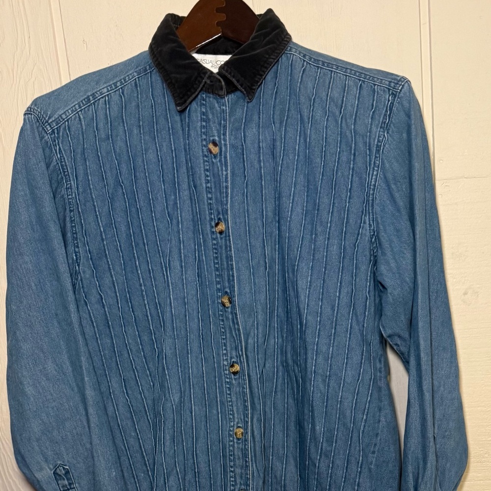 Casual Corner & Co Blue Denim Shirt Black Collar Button Down Long Sleeve Sz S